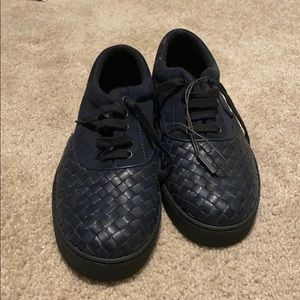 Bottega Veneta woven low top sneaker.